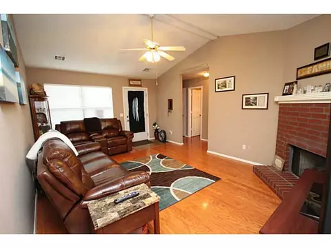 801 Tyler St, Centerton, AR 72719 photo 3