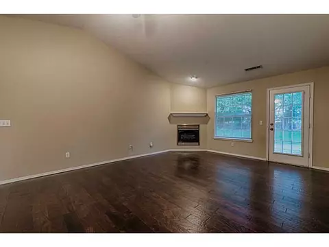 525 Evergreen Cir, Lowell, AR 72745 photo 8