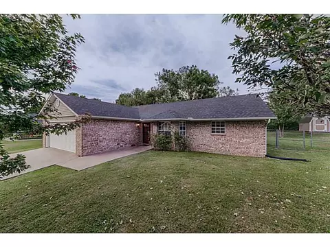 525 Evergreen Cir, Lowell, AR 72745 photo 2