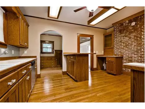 110 E Crawford Ave, Gentry, AR 72734 photo 8