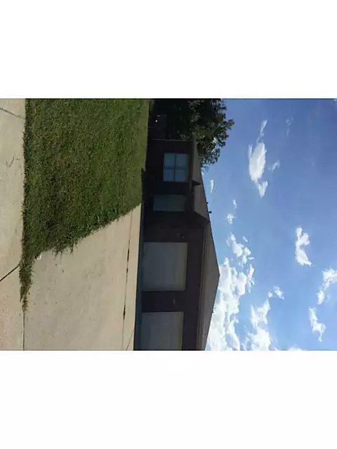 995 Vale St, Springdale, AR 72764 photo 1