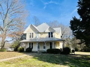 500 N Miller St, Clarksville, AR 72830