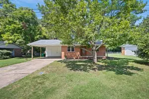 905 N Frankfort Ave, Russellville, AR 72801