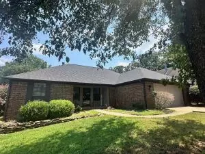 201 Preston Dr, Russellville, AR 72802