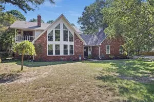 601 Cliff Rd, Russellville, AR 72802