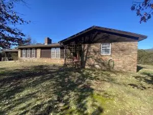 10948 Rob Hill Rd, Dardanelle, AR 72834