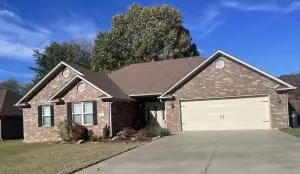 373 Thornwood Ln, Russellville, AR 72802