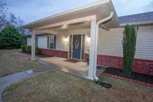 111 Stonegate Dr, Russellville, AR 72802