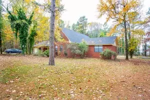197 Lloyd Ln, London, AR 72847