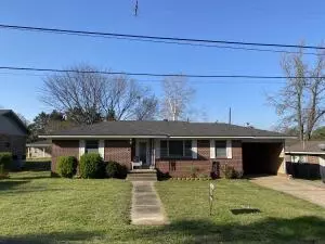 506 W 19th St, Russellville, AR 72801