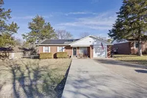 220 Cedar Creek Dr, Dover, AR 72837
