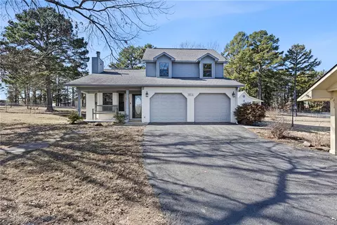 806 Meadow Rd, Russellville, AR 72802