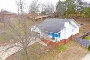 3206 Huntington Dr, Russellville, AR 72802