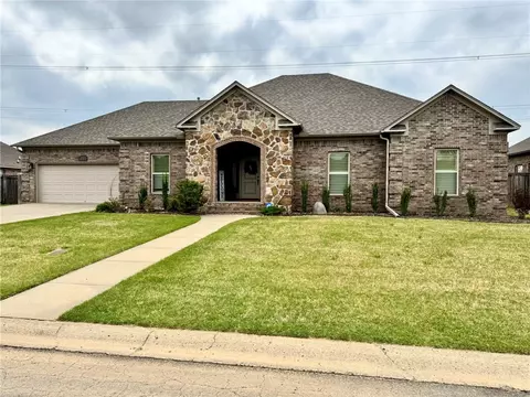 335 Point W, Conway, AR 72034