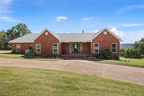 3268 Crow Mountain Rd, Russellville, AR 72802