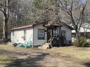 301 N Johnson St, Clarksville, AR 72830