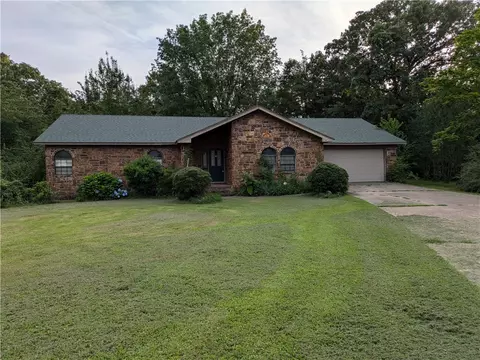 24 Cedar Creek Dr, Clarksville, AR 72830