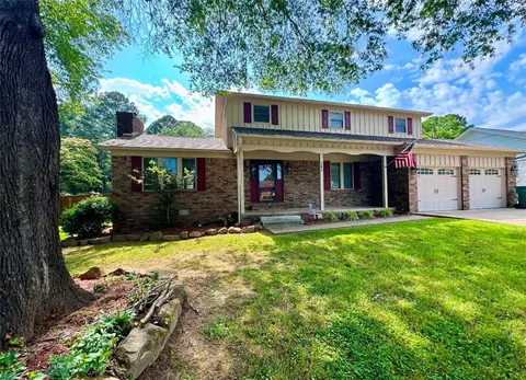 242 S Cumberland Ave, Russellville, AR 72801