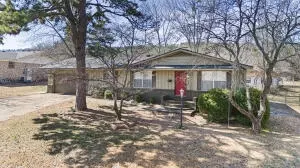 410 Sherwood Dr, Russellville, AR 72801