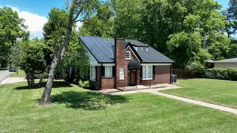 816 N 2nd St, Dardanelle, AR 72834