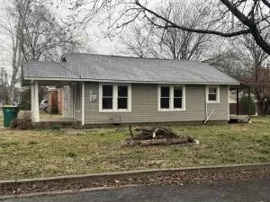 812 E J St, Russellville, AR 72801