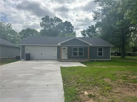 657 S Detroit Ave, Russellville, AR 72801