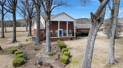 343 Walleye Dr, Russellville, AR 72802