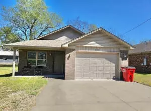 805 S 3rd St, Dardanelle, AR 72834
