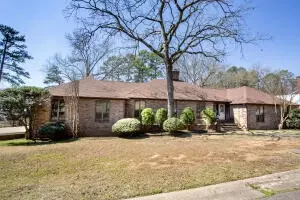 11333 Bay Ridge Dr, Dardanelle, AR 72834