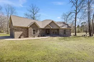95 Victoria Lane Ln, London, AR 72847