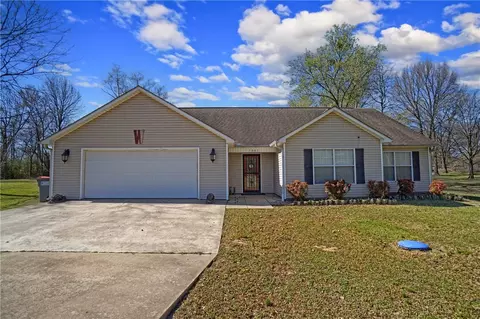 1001 Terrah Ln, Ozark, AR 72949
