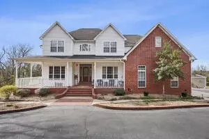 2320 Skyline Dr, Russellville, AR 72802
