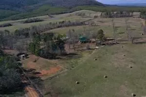 451 Yellow Rock Rd, Russellville, AR 72802