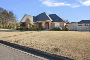 25 Larkspur Ct, Russellville, AR 72802