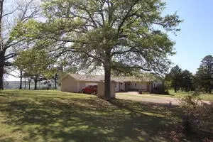 3164 Crow Mountain Rd, Russellville, AR 72802