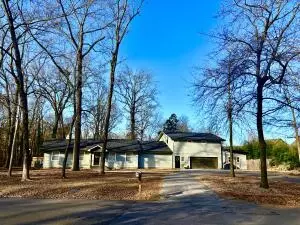 200 S Reno Ave, Russellville, AR 72801