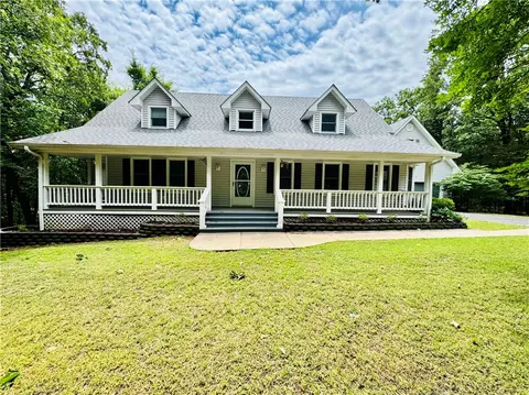 198 N Oaks Ln, Russellville, AR 72802