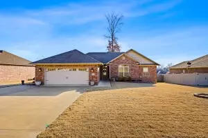 250 Redwood Ln, Russellville, AR 72802