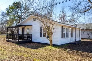 812 E F St, Russellville, AR 72801
