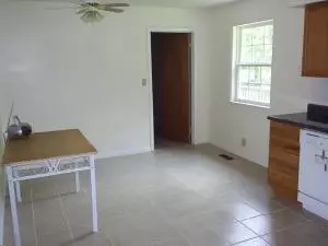 812 Watkins, Harrison, AR 72601 photo 3