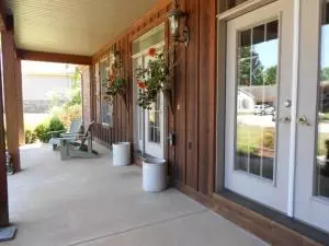 604 Deerfield, Harrison, AR 72601 photo 2