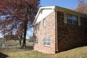 1212 Eugene St, Harrison, AR 72601 photo 3