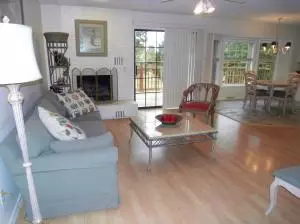 106 Nottingham, Harrison, AR 72601 photo 2