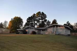 1603 Cherokee, Harrison, AR 72601 photo 2