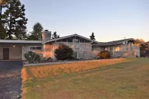 1603 Cherokee, Harrison, AR 72601 photo 4