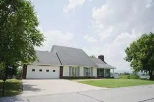 104 Rose St, Harrison, AR 72601 photo 1