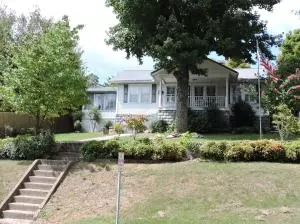 208 N Spring St, Harrison, AR 72601 photo 1