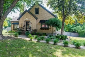 525 N Maple, Harrison, AR 72601 photo 2
