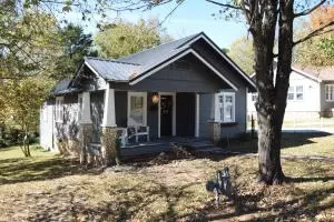 502 N Maple St, Harrison, AR 72601 photo 1