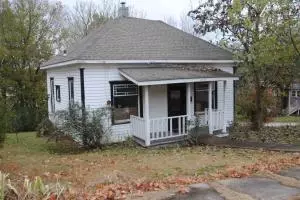 403 N Willow St, Harrison, AR 72601 photo 1